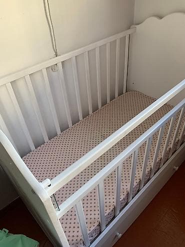 Оюнчуктар: Продается манеж для ребёнка, в хорошем состоянии. Матрас от фирмы — 4