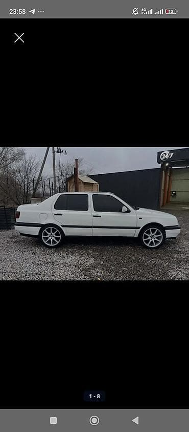 Volkswagen Vento: 1994 г., 2 л, Механика, Бензин, Седан
