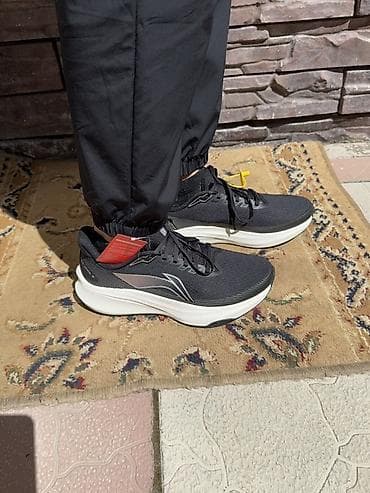 lining: В наличии оригинальные кроссовки Lining 41-42р 3700сом — 2