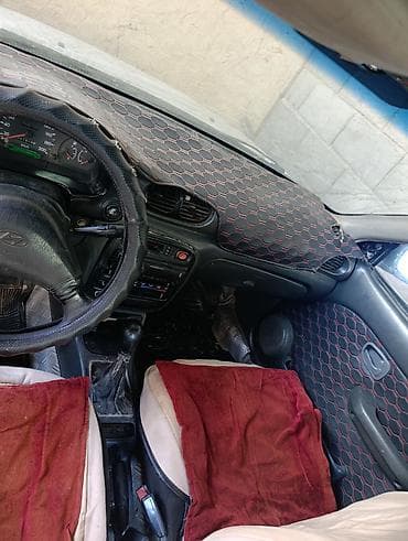 Унаа: Hyundai Accent: 2000 г., 1.5 л, Кол менен иштөөчү, Бензин, Седан — 3