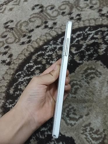 galaxy a8 2018: Samsung Galaxy A3, цвет - Белый, 2 SIM — 2