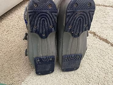 Лыжи: Продаю ботинки на Лыжы 37 размера.Все крепежи работают,запах — 4