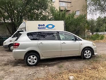 Toyota Ipsum: 2002 г., 2.4 л, Автомат, Бензин, Минивэн — 7