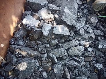 уголь на машину: Каменный уголь, фракция крупно- и среднеpieceная (примерно 20–80 мм) — 2