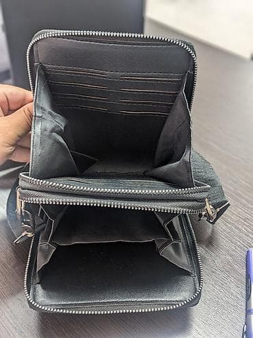 Аксессуары: Сумка через плечо в стиле Louis Vuitton Damier Graphite. - Компактная — 3