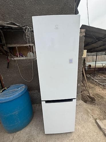 Холодильник Indesit, Двухкамерный, Total no frost