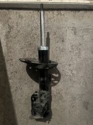 Передний амортизатор Toyota 2018 г., Б/у, Оригинал, США