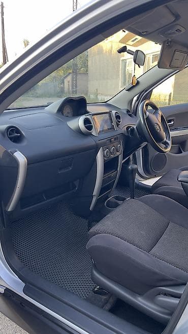Toyota Ist: 2002 г., 1.5 л, Автомат, Бензин — 7