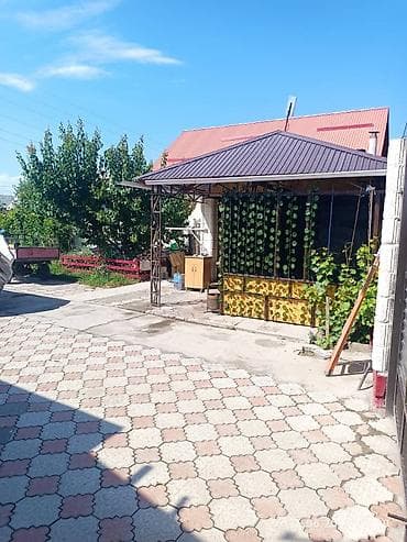 квартиры и дома: Продается жилой дом с двором и хозпостройками. Описание объекта — 5