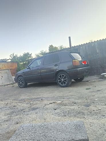 Volkswagen Golf: 1993 г. — 2