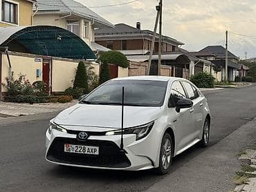 fh 16: Toyota Corolla: 2020 г., 1.8 л, Вариатор, Гибрид, Седан — 1