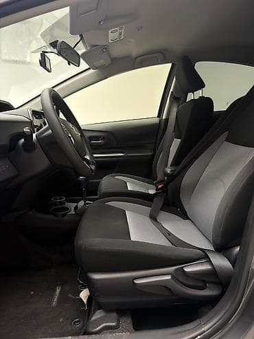prius: Toyota Prius C: 2019 г., 1.6 л, Автомат, Гибрид, Хэтчбэк — 9