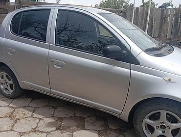 r17 р17: Toyota Yaris: 2001 г., 1 л, Механика, Бензин, Хэтчбэк — 4