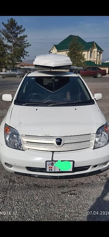 b class: Toyota Ist: 2002 г., 1.5 л, Автомат, Бензин, Хэтчбэк — 2