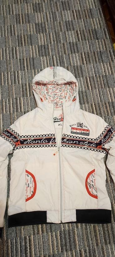 Весенние и зимние куртки/пуховики, комплект из 4 штук. 1) Красный