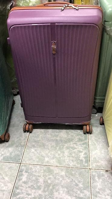Чемодандар: Чемодан, Материалы: Желим, Чоң (70 л ашык, 360°га айлануучу дөңгөлөктөр — 1