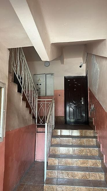 студия 1 комнатная: 1 комната, 38 м², Индивидуалка, 1 этаж, Старый ремонт — 2