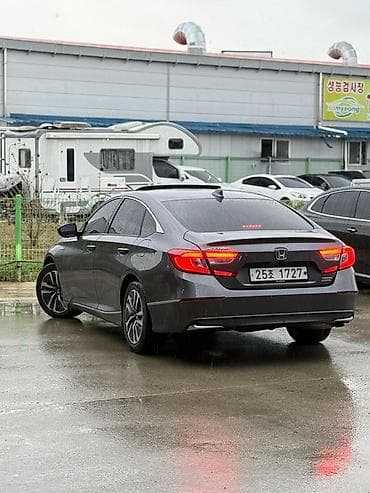 Продажа авто: Honda Accord: 2018 г., 2 л, Вариатор, Гибрид, Седан — 5