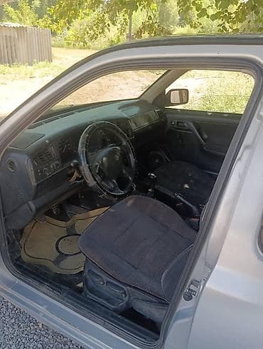 Volkswagen Golf: 1993 г., 1.8 л, Механика, Бензин, Хэтчбэк — 2