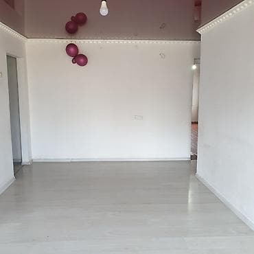 Аренда коммерческой недвижимости: Сдается светлое помещение открытой планировки с нишей под кухонную — 4