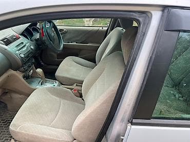 Продажа авто: Honda Fit Aria: 2004 г., 1.3 л, Автомат, Бензин, Седан — 3