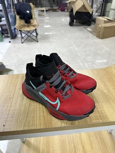 Жеке буюмдар: Эркектердин кроссовкасы, 42, Nike, Жаңы, түсү - Кызыл, Өзү алып кетүү, Акысыз жеткирүү — 1