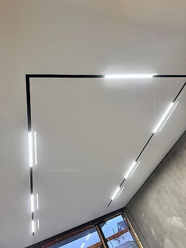 led панели: Натяжные потолки с интегрированной световой линией - Современное — 9