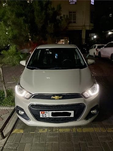 Chevrolet Spark: 2016 г., 1 л, Вариатор, Бензин, Хэтчбэк