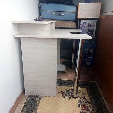 комтер: 🖥️ Продам компьютерный стол в отличном состоянии. ✔️ Светлый — 6