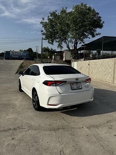Транспорт: Toyota Corolla: 2022 г., 1.8 л, Гибрид, Седан — 2