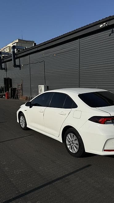 byd e2 2023: Toyota Corolla: 2022 г., 1.8 л, Вариатор, Гибрид, Седан — 3