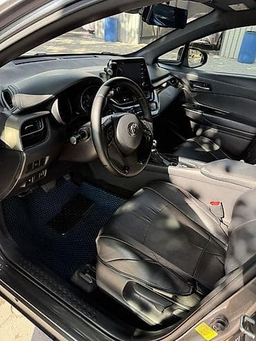 Toyota C-HR: 2018 г., 2 л, Вариатор, Бензин, Кроссовер — 8