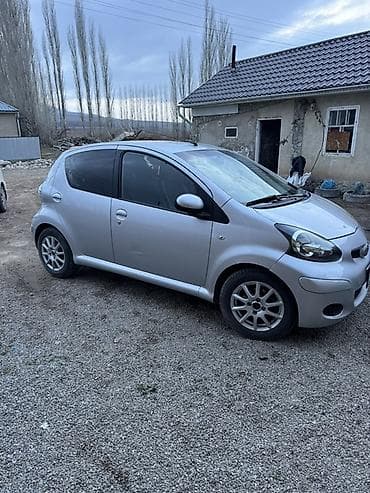 Toyota: Toyota Aygo: 2009 г., 1 л, Механика, Бензин, Хэтчбэк — 2