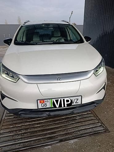 jac j7: Электромобиль кроссовер (белый кузов) - Полностью электрический — 1