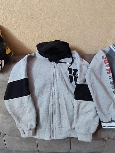 мужской кофта: Продам кофты на мальчика от 7 до 9 лет в хорошем состоянии, кофты от — 9