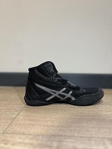 Босоножки, сандалии, шлепанцы: Мужские кроссовки, 40.5, Asics, Б/у, цвет - Черный, Самовывоз — 1