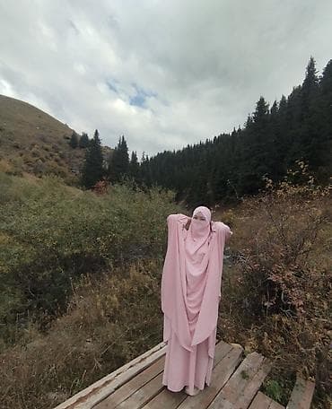 теплый жилет: Джильбаб,розовый цветте☺️

2 жолу кийилген — 1