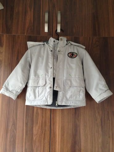 Детская демисезонная куртка на 4-5 лет