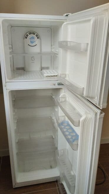 селекции: Холодильник двухкамерный, белый, бу ПОЧТЯи НОВЫЙ состояние — 5