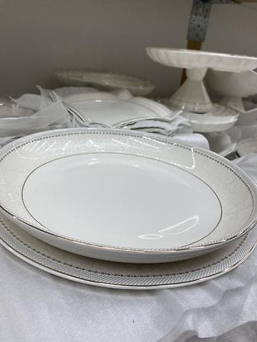 посуды наборы: 12 персон 82 предмет оригинал фарфор, под посудамойку. Столовый сервиз — 7