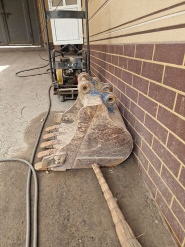 вилы садовые: Экскаваторный ковш с креплением под быстросъём - Тип: землеройный — 2