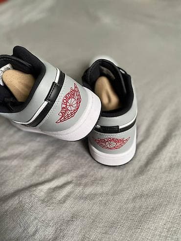 кроксы 36: Эркектердин кроссовкасы, 42, Air Jordan, Жаңы, түсү - Боз, Өзү алып кетүү — 2