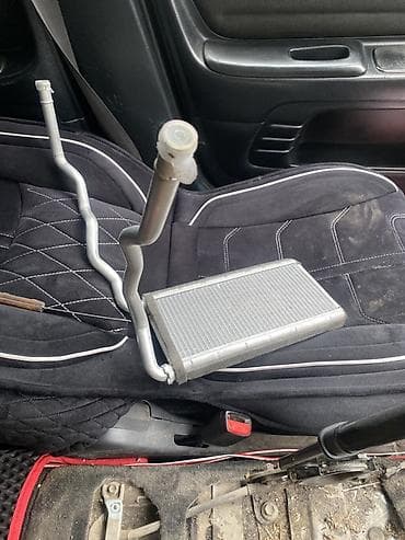 Радиатор (теплообменник) печки с подводящими алюминиевыми трубками. - — 1