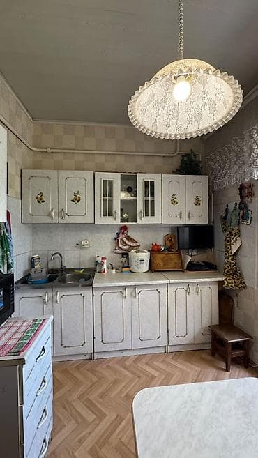 хата 2 этаж: 2 комнаты, 60 м², 106 серия, 2 этаж — 1