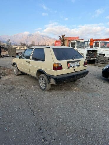 машина кузов: Volkswagen Golf: 1983 г., 1.3 л, Механика, Бензин, Хэтчбэк — 4