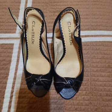 Туфли: 33 размер! Те самые, что потеряла Золушка! Обладателю маленькой ножки — 2