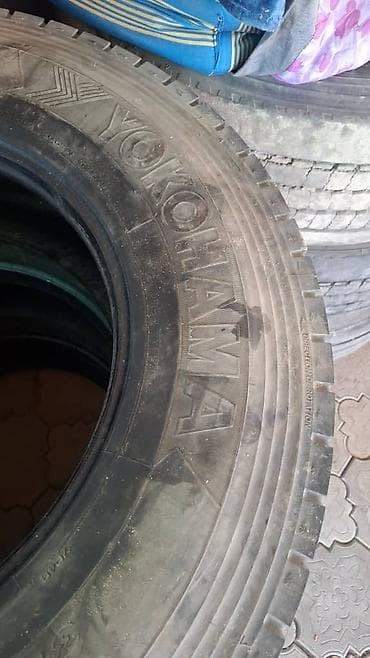 сидельный тягач: Шины 315 / 70 / R 22,5, Всесезонная, Б/у, Грузовики/Автобусы, Япония, Yokohama — 3