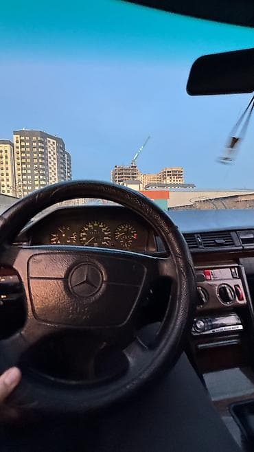 e53 4 8: Mercedes-Benz W124: 1990 г., 2.3 л, Бензин, Седан — 2