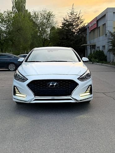 Hyundai Sonata: 2023 г., 2 л, Автомат, Газ, Седан