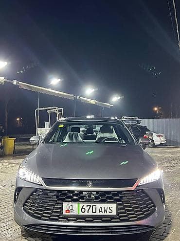 BYD Qin: 2025 г., 1.5 л, Вариатор, Гибрид, Седан